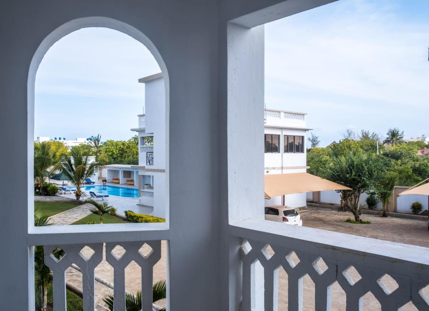 Leomilo Holidays Diani Beach Exterior foto