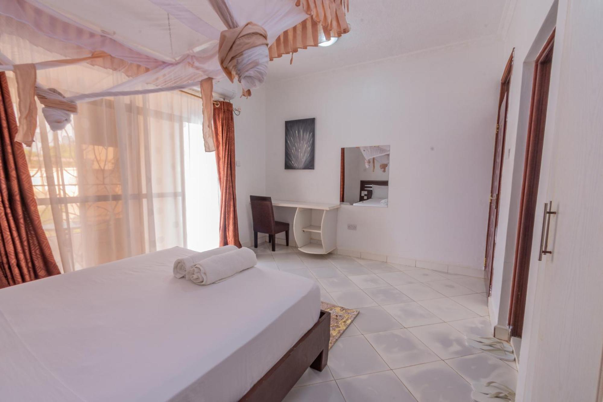 Leomilo Holidays Diani Beach Zimmer foto