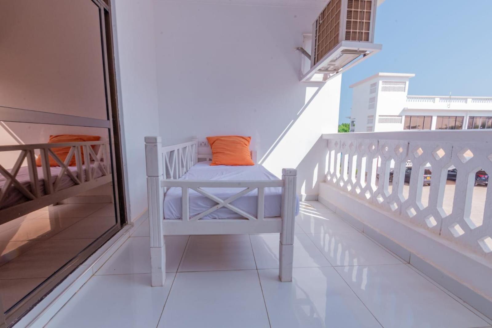 Leomilo Holidays Diani Beach Exterior foto